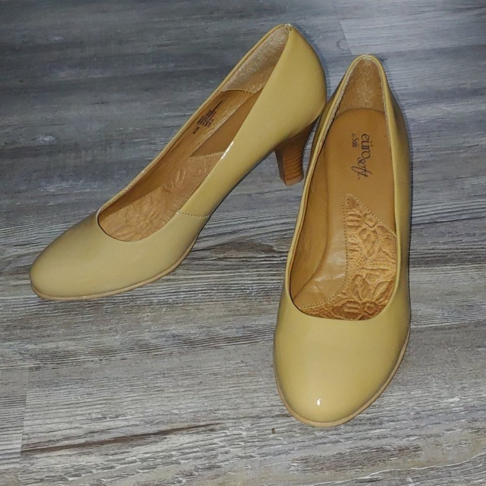 euro soft by Sofft tan heel shoes Sz 8.5
